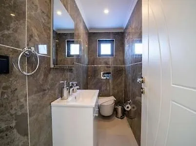 With Private Pool And Jacuzzi 别墅