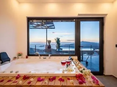 With Private Pool And Jacuzzi 别墅