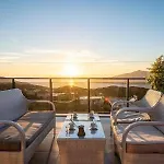 With Private Pool And Jacuzzi Vila *