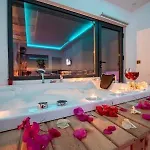 With Private Pool And Jacuzzi Vila Kaş